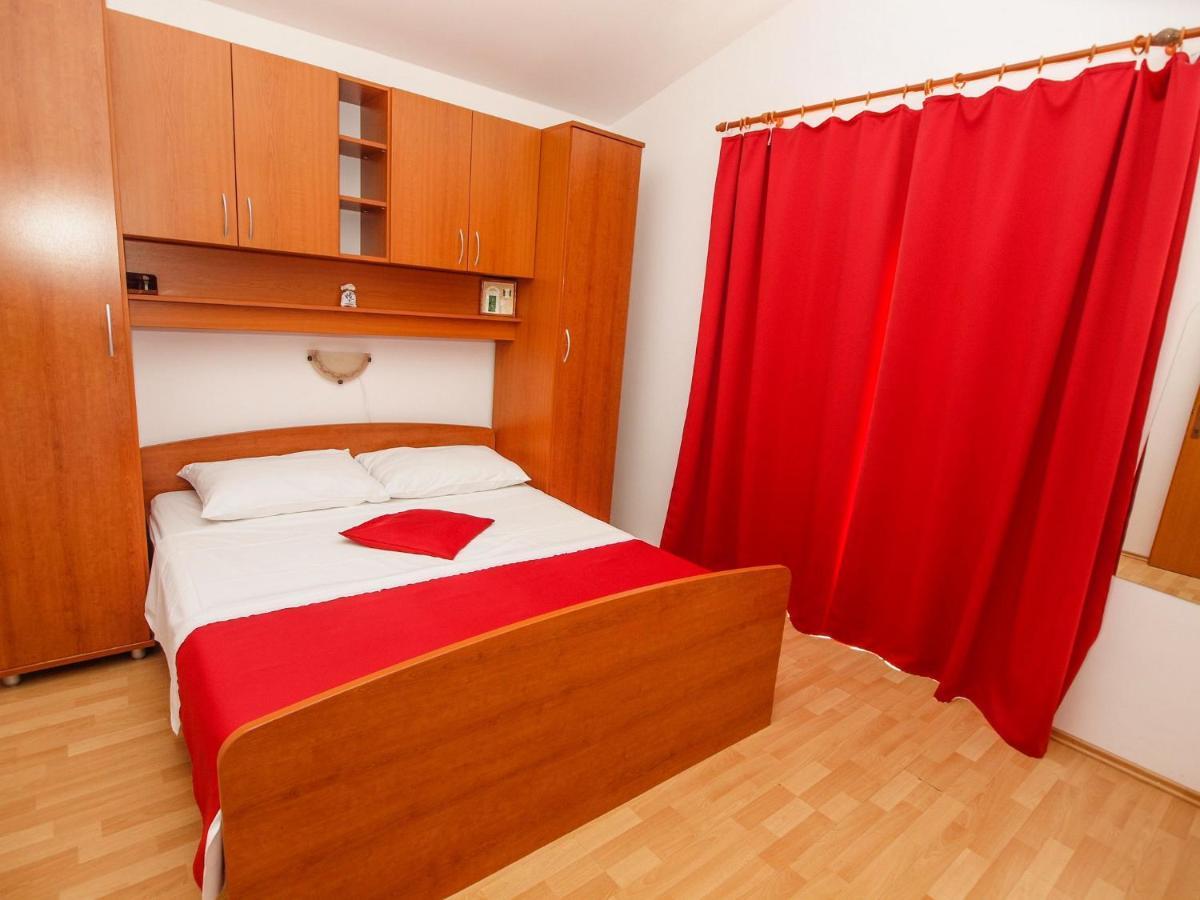 Apartments Zora Tučepi Exterior foto
